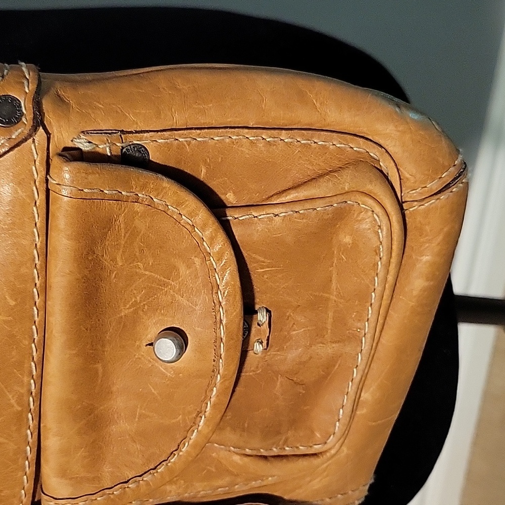 RUEHL no. 925 x Abercrombie & Fitch leather crossbody bag - Picture 2 of 7
